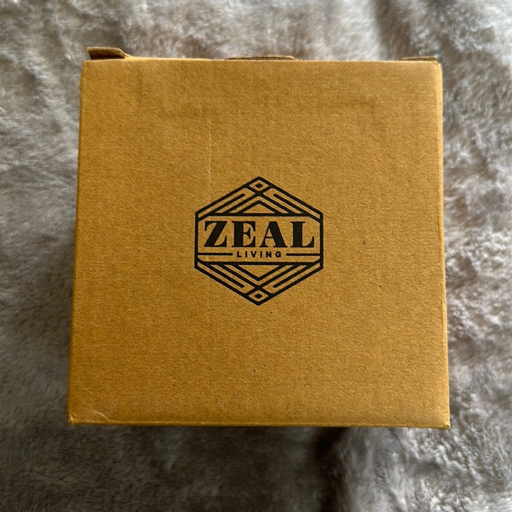 NIB Zeal Living white marble coasters, 4pk